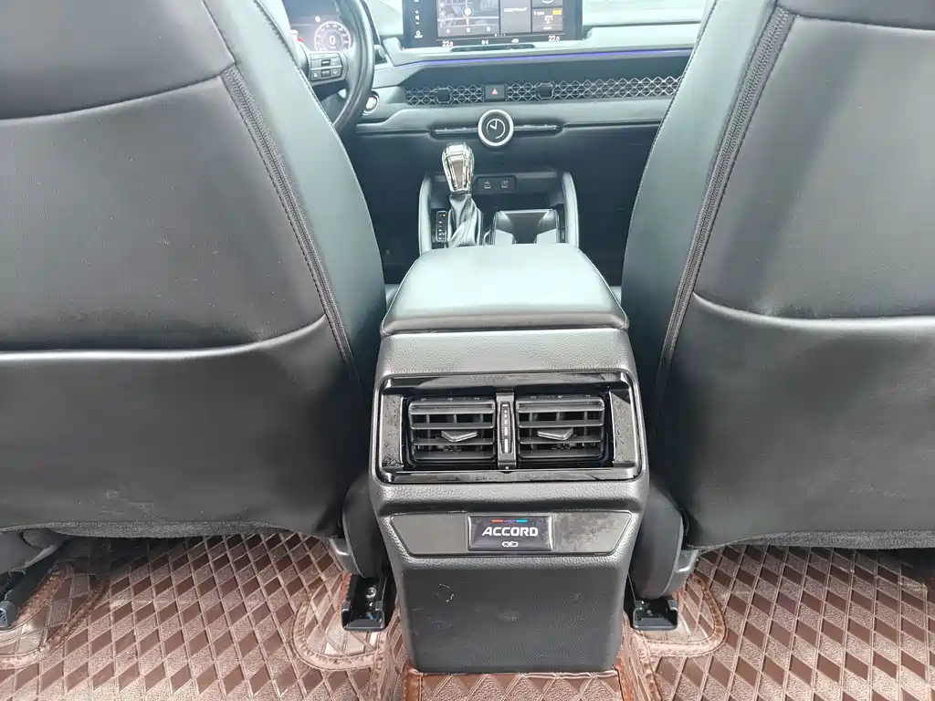 Honda Accord — миниатюра 19