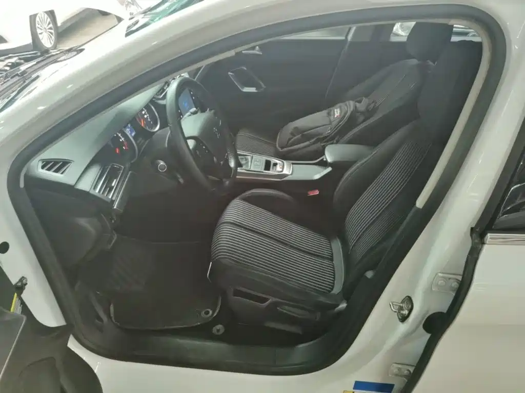 Peugeot 408 — миниатюра 15