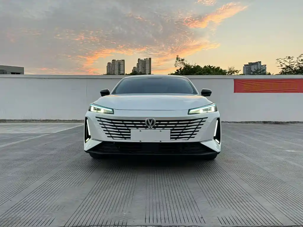 Changan Eado — миниатюра 2