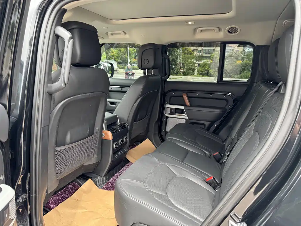 Land Rover Defender — миниатюра 15