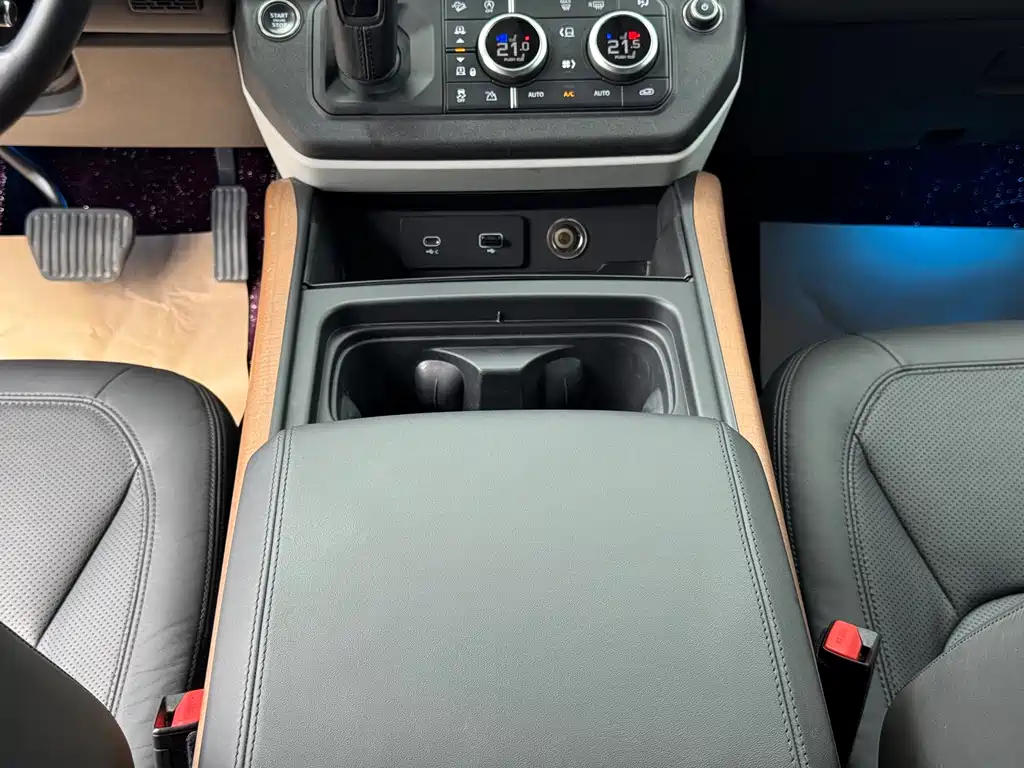 Land Rover Defender — миниатюра 22