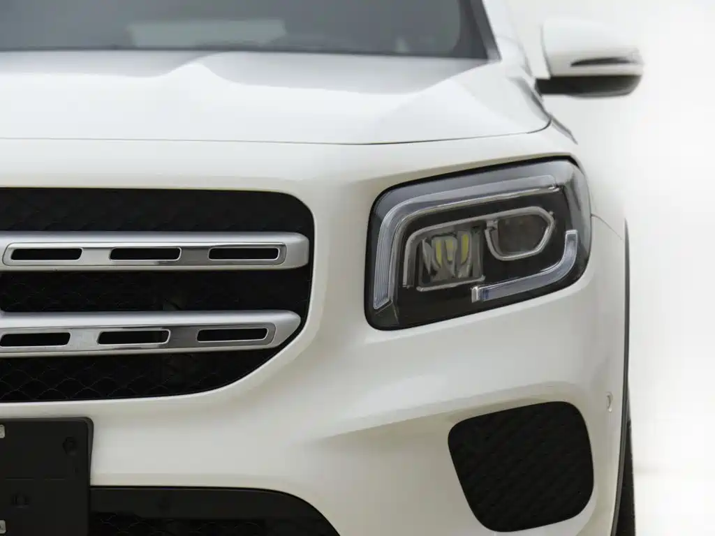 Mercedes-Benz GLB — миниатюра 18