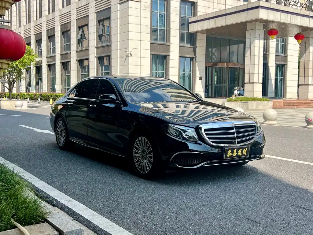 Mercedes-Benz E-Class — миниатюра 3