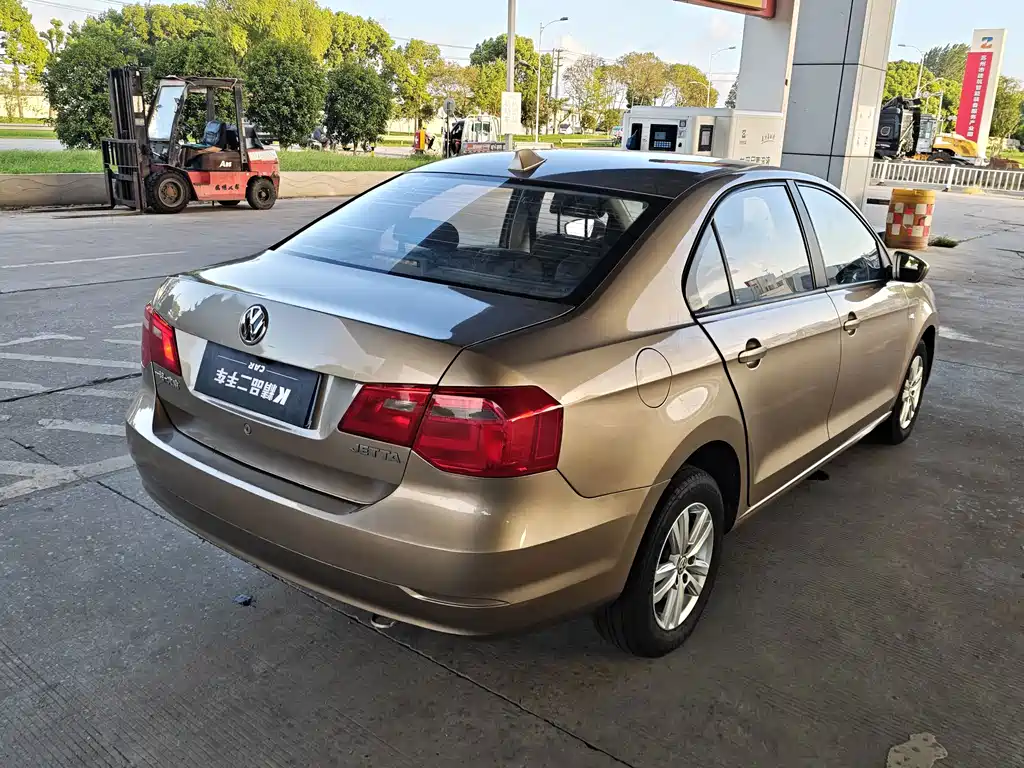 Volkswagen Jetta — миниатюра 5