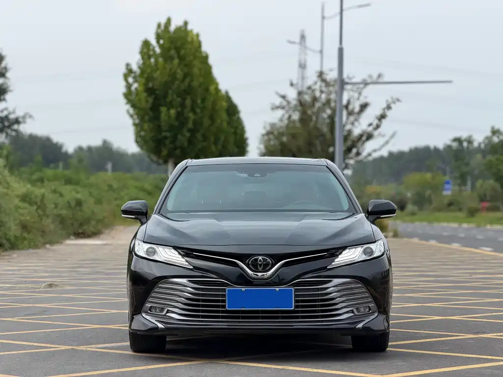 Toyota Camry — миниатюра 2