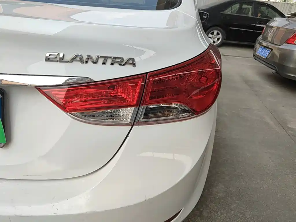 Hyundai Elantra Langdong — миниатюра 8