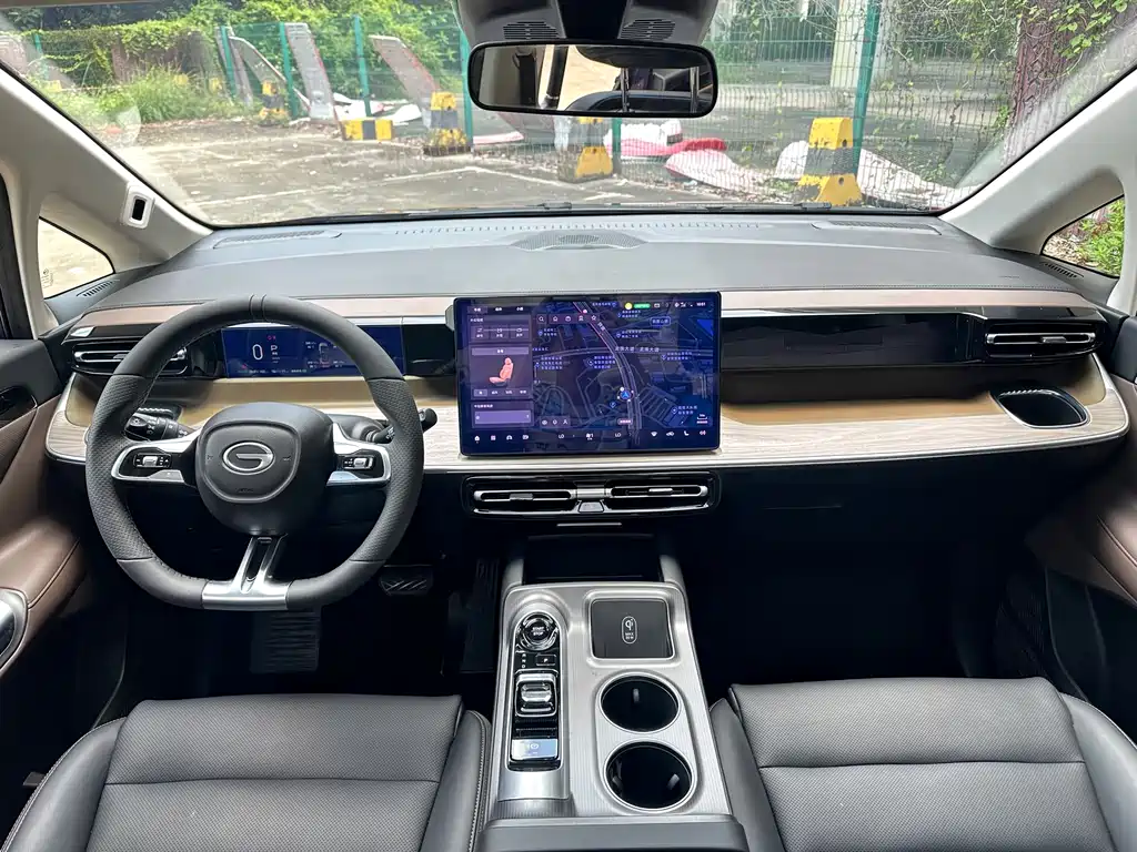 GAC Motor Trumpchi E8 PHEV — миниатюра 5