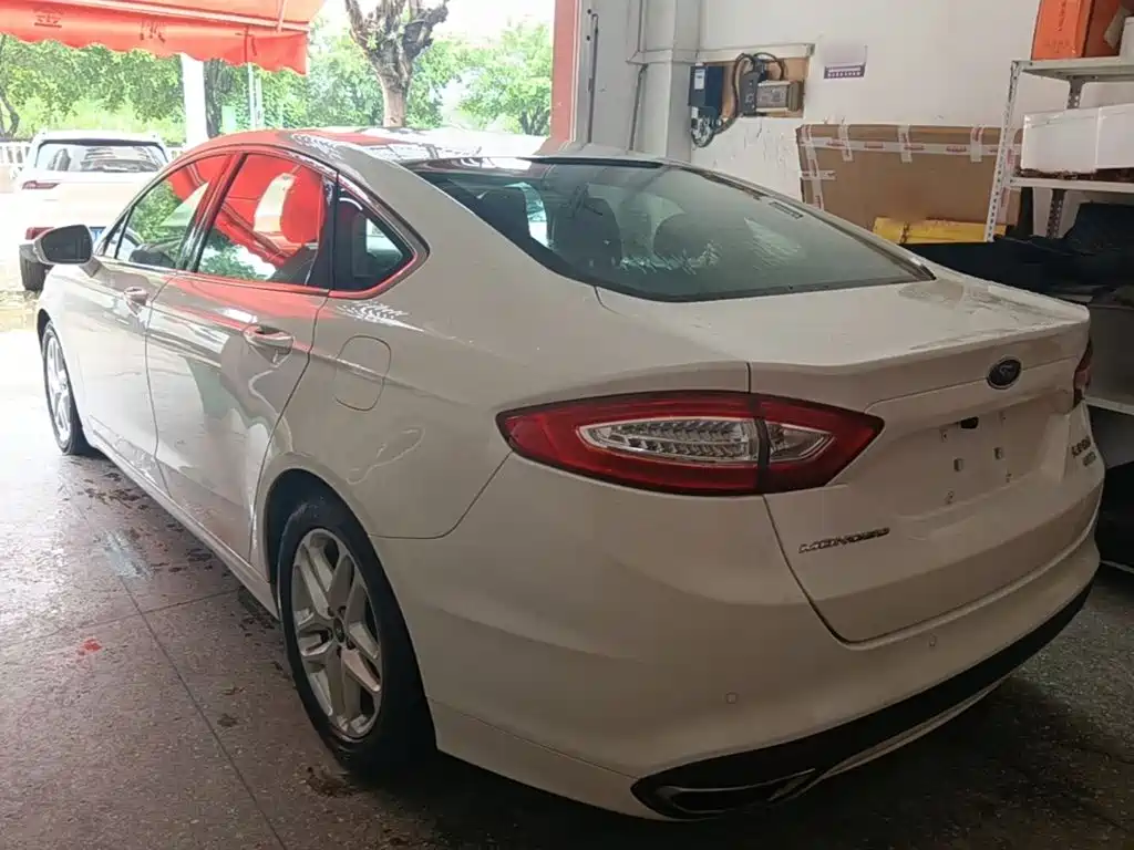 Ford Mondeo — миниатюра 5