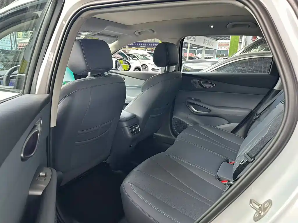 BYD Seal 05 DM-i — миниатюра 4