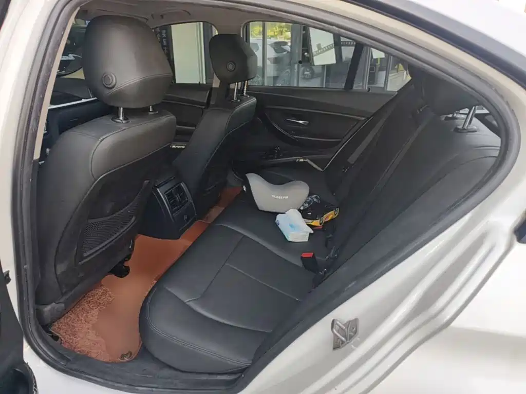 BMW 3 Series — миниатюра 17