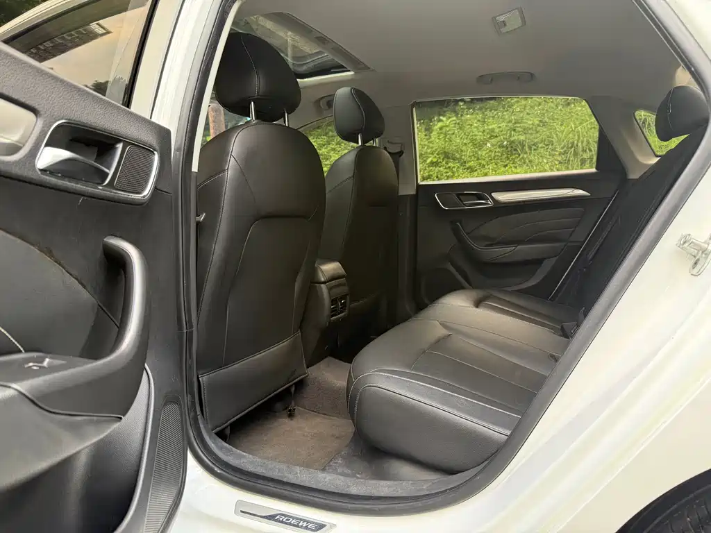Roewe i6 New Energy — миниатюра 8