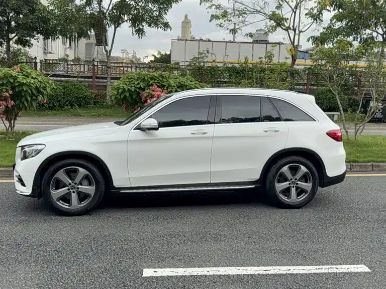 Mercedes-Benz GLC 2017 GLC 300 4MATIC
