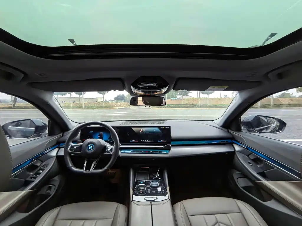 BMW i5 — миниатюра 4