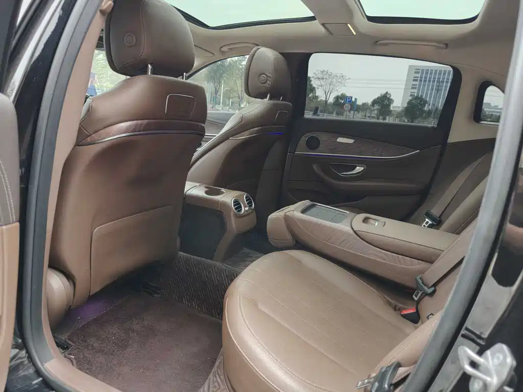 MERCEDES-BENZ E CLASS