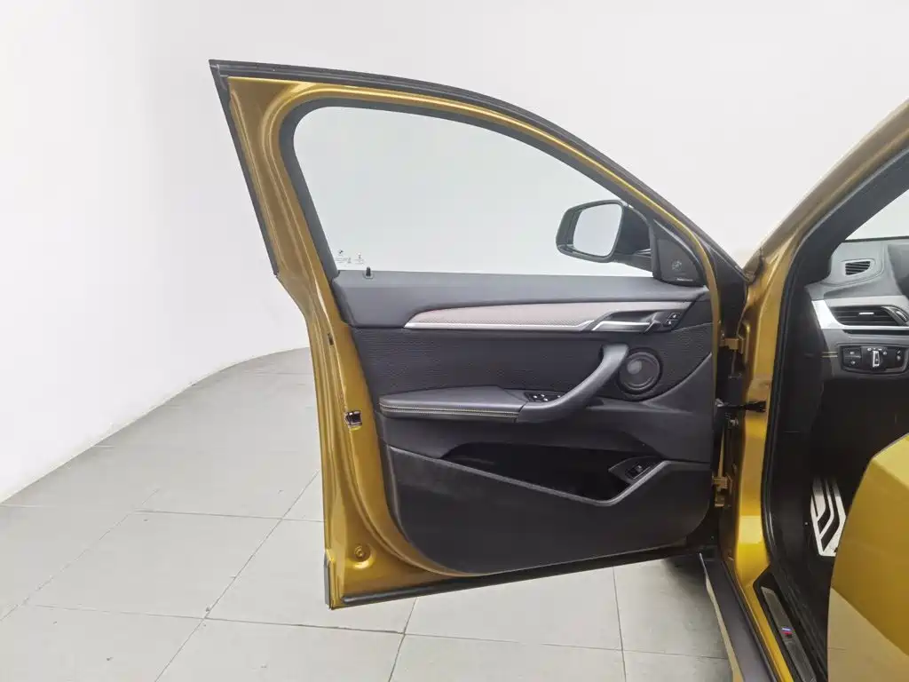 BMW X2 (Import) — миниатюра 8