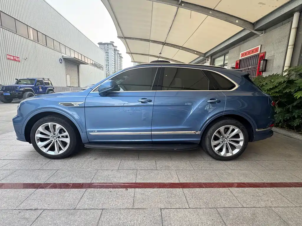 Bentley Bentayga — миниатюра 2