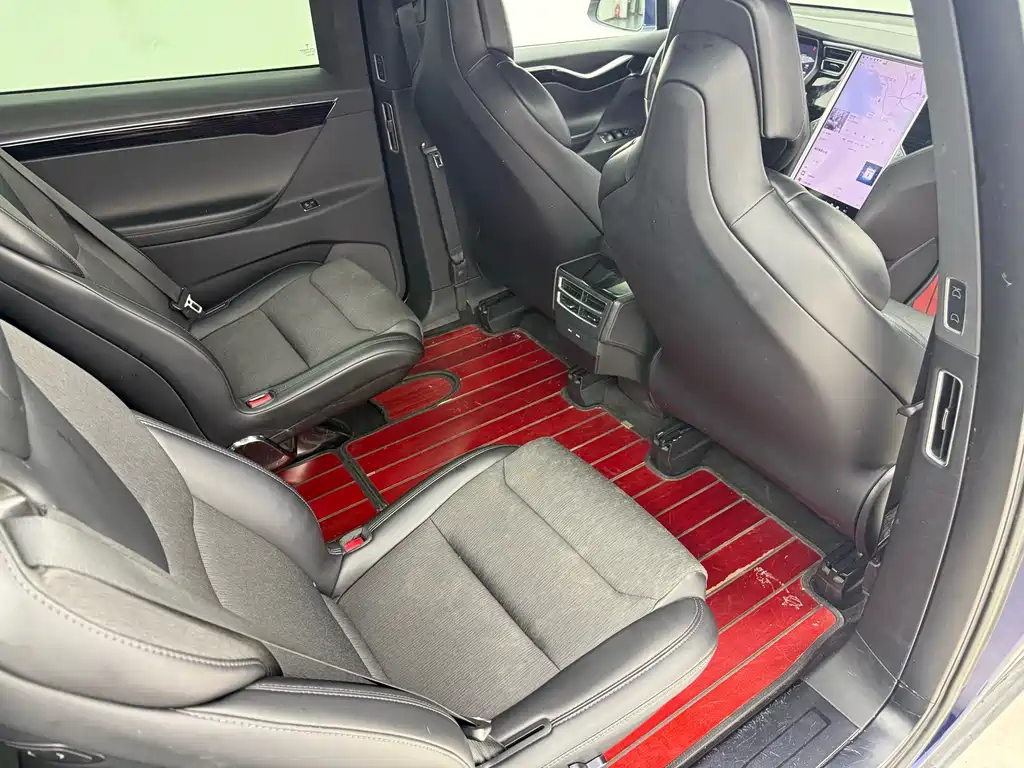 Tesla Model X — миниатюра 13