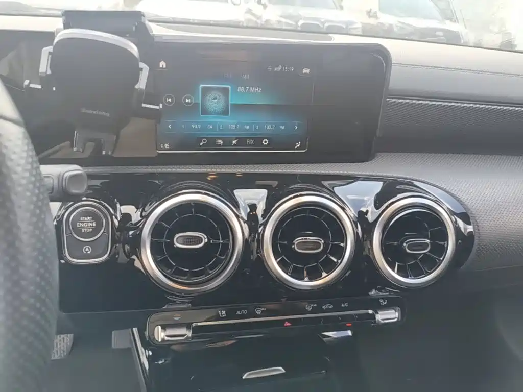 Mercedes-Benz A-Class — миниатюра 13