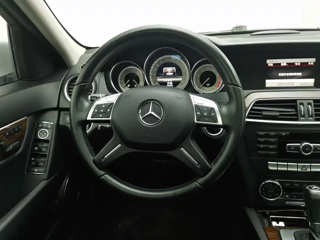 Mercedes-Benz C-Class — миниатюра 11
