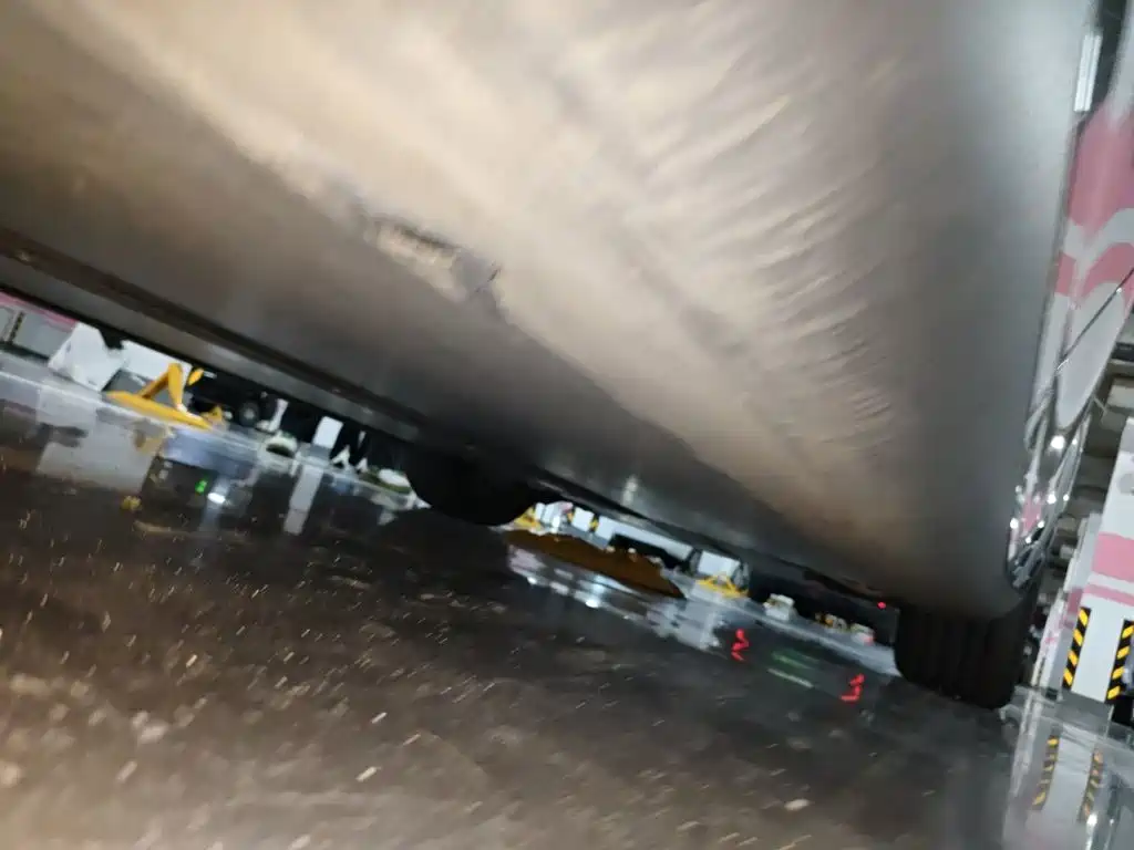 Tesla Model Y — миниатюра 18