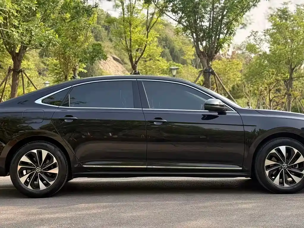 Volkswagen Passat 2023 330TSI Elite