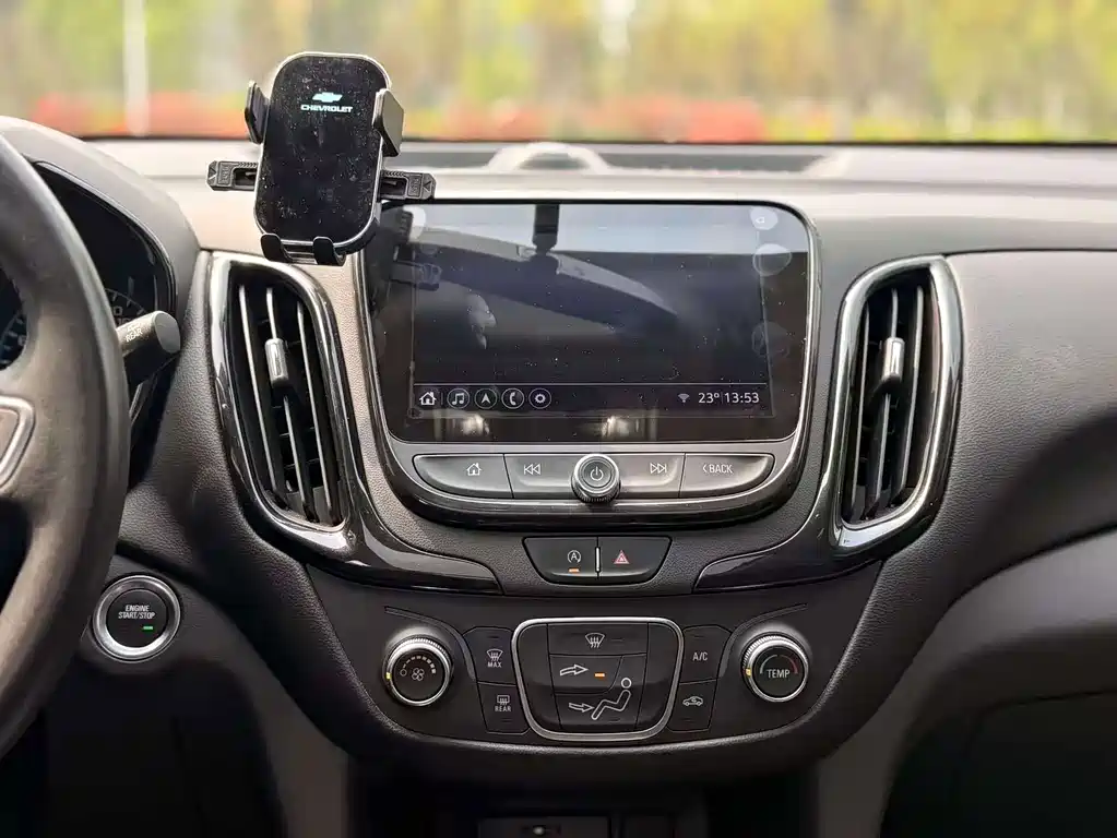 Chevrolet Equinox — миниатюра 19