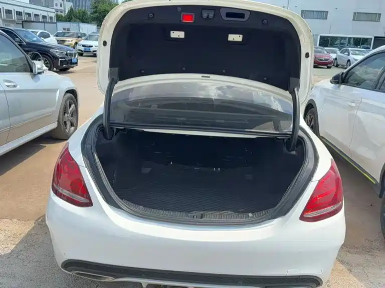 Mercedes-Benz C-Class — миниатюра 7