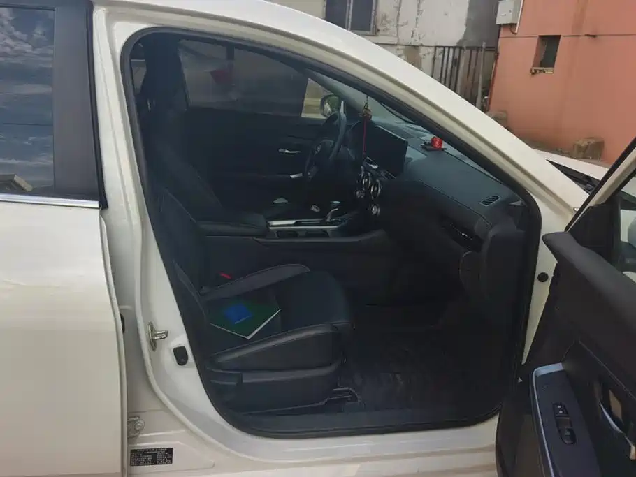 Nissan Sylphy — миниатюра 8