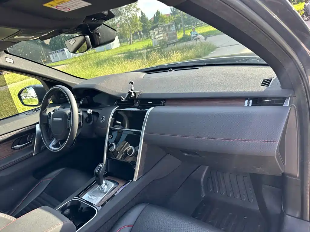 Land Rover Discovery Sport — миниатюра 16