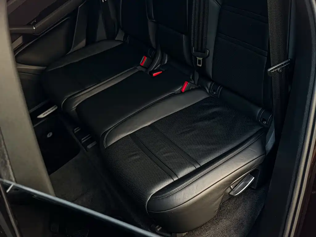 Porsche Cayenne — миниатюра 17