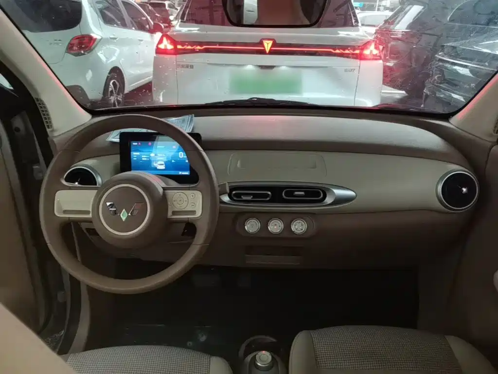 Wuling MINIEV — миниатюра 10