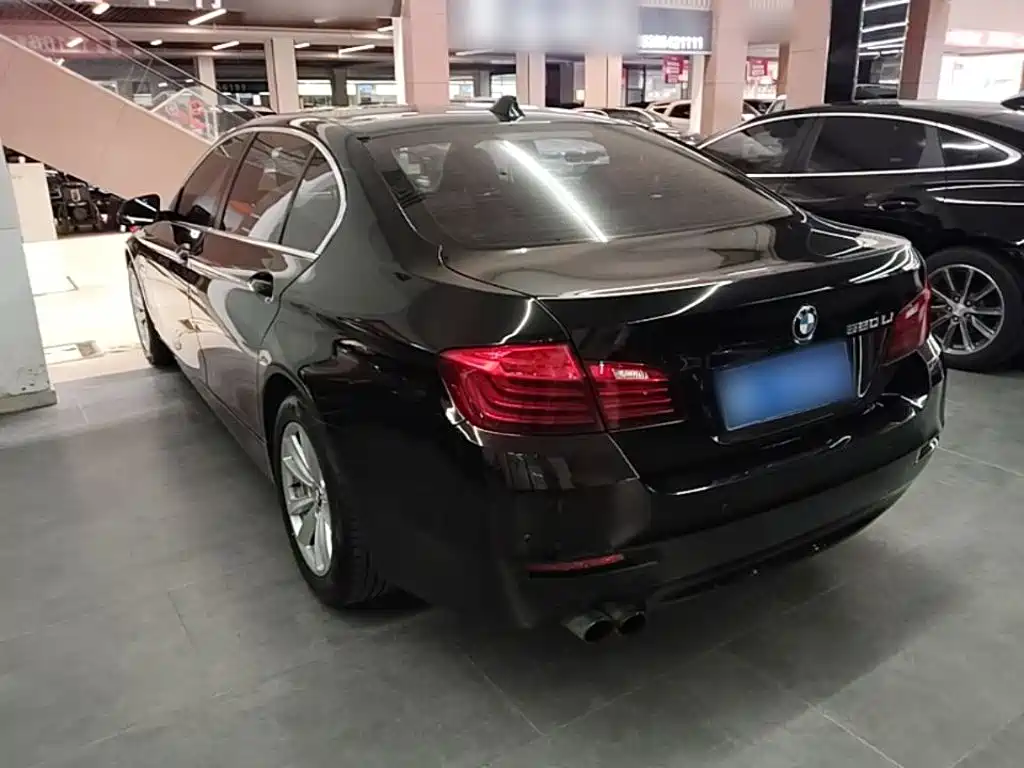 BMW 5 Series — миниатюра 5