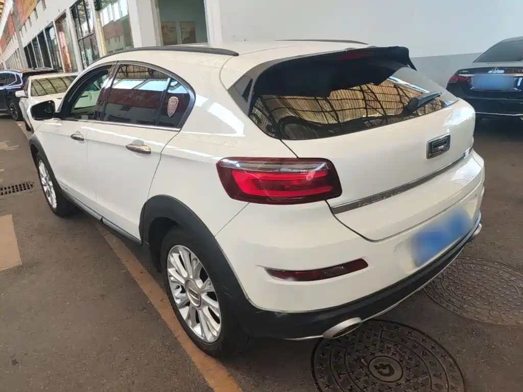 Qoros Qoros 3 — миниатюра 5