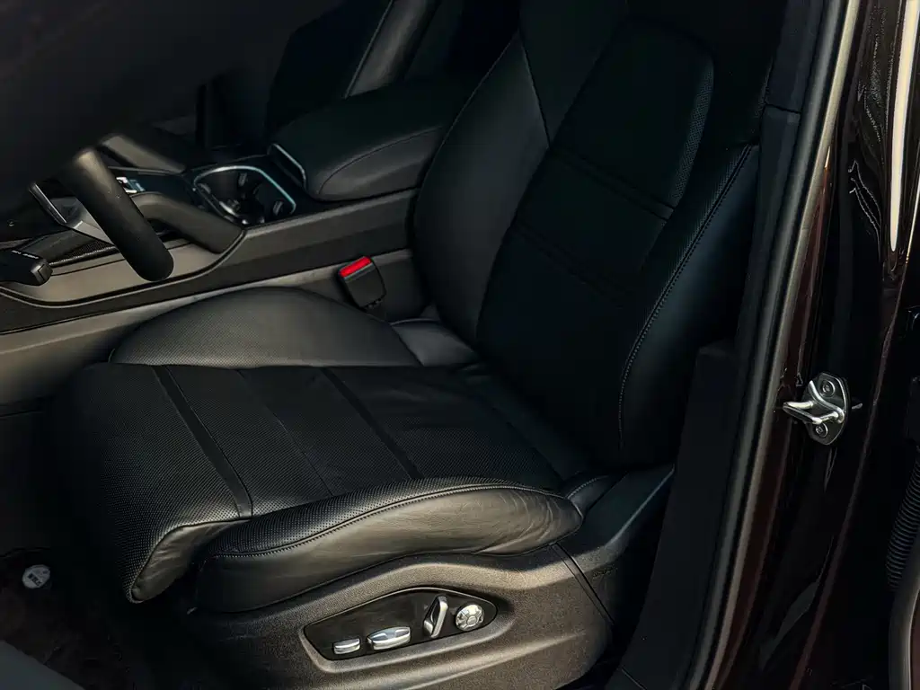 Porsche Cayenne — миниатюра 16