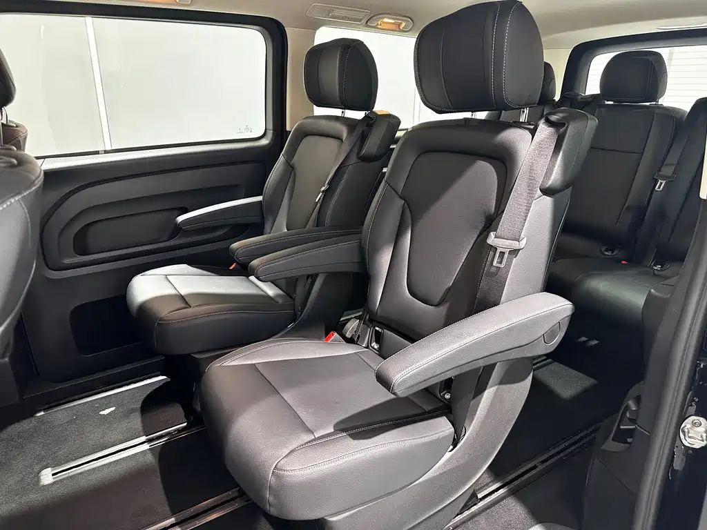 Mercedes-Benz Vito — миниатюра 13
