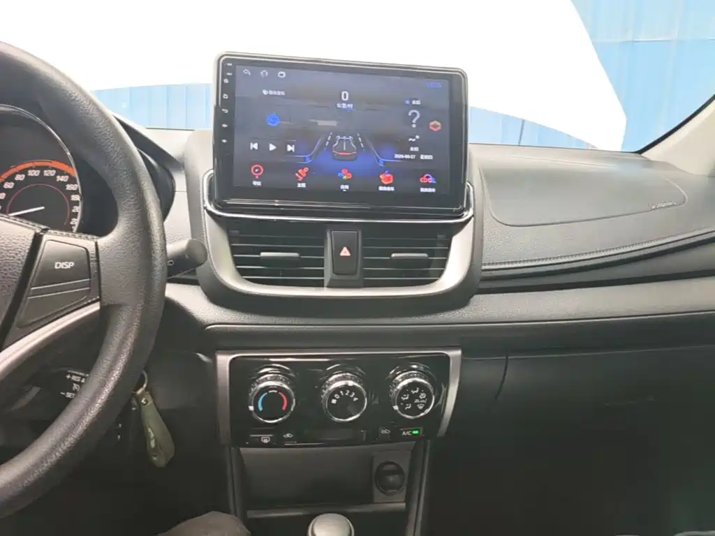 Toyota Yaris L — миниатюра 13