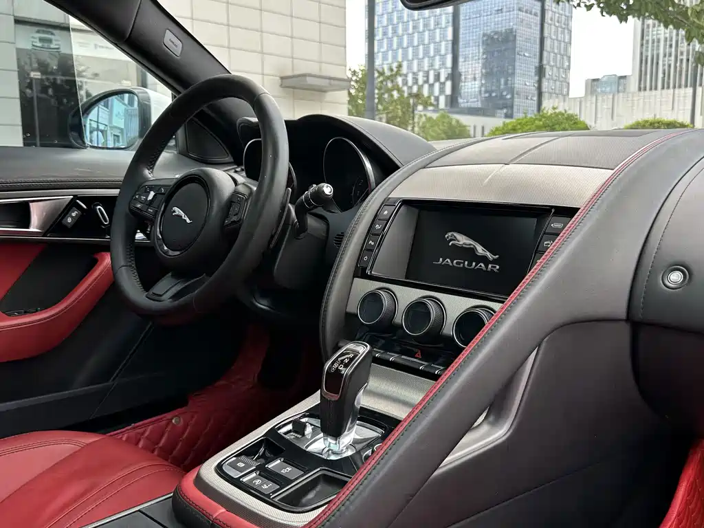 Jaguar F-TYPE — миниатюра 12