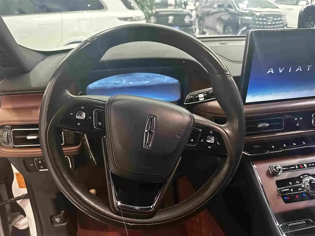 Lincoln Aviator — миниатюра 8