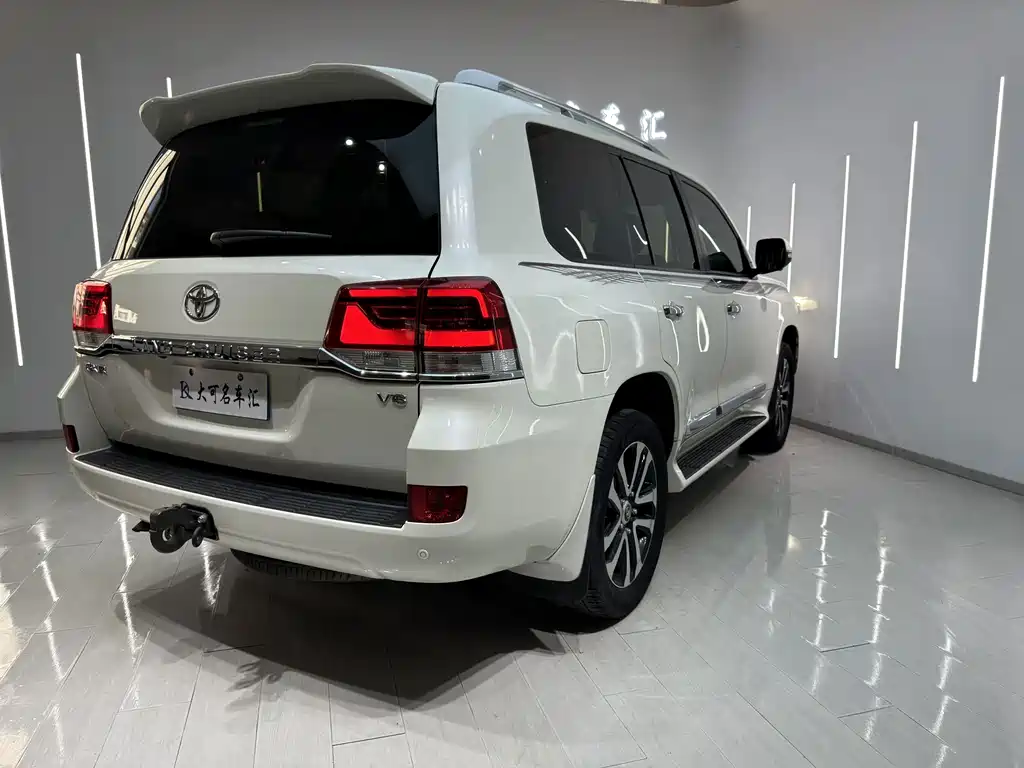 Toyota Land Cruiser — миниатюра 7