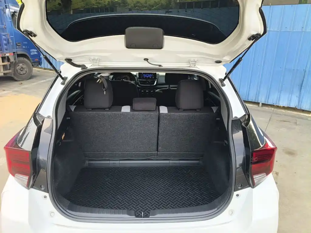 Toyota Yaris L — миниатюра 19