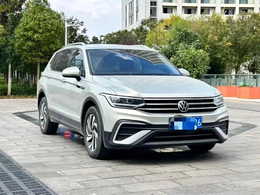 Volkswagen Tiguan L — миниатюра 3