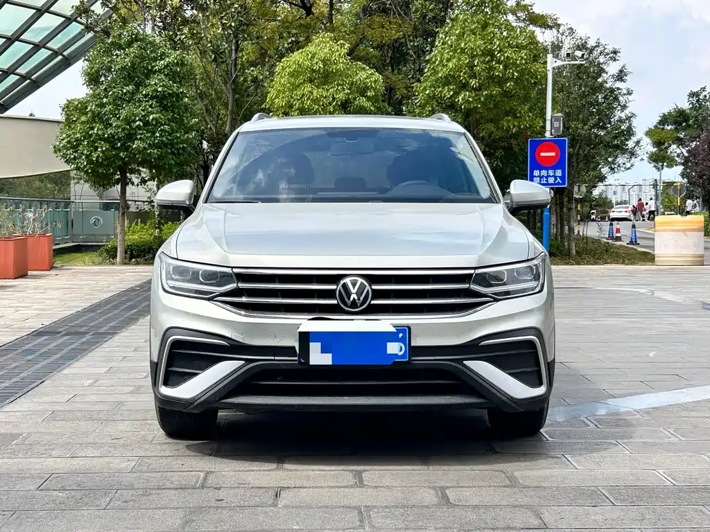 Volkswagen Tiguan L — миниатюра 2