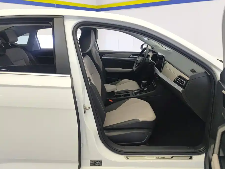 Volkswagen Lavida — миниатюра 8