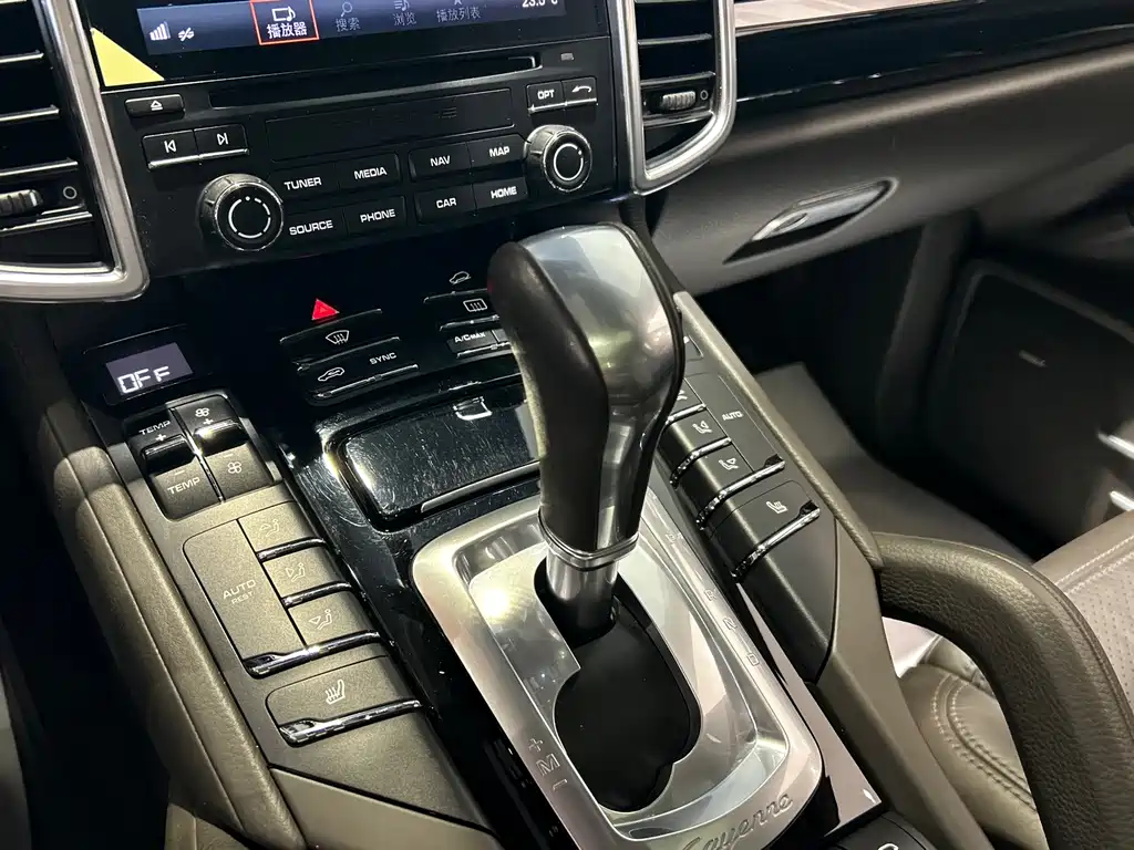 Porsche Cayenne — миниатюра 16