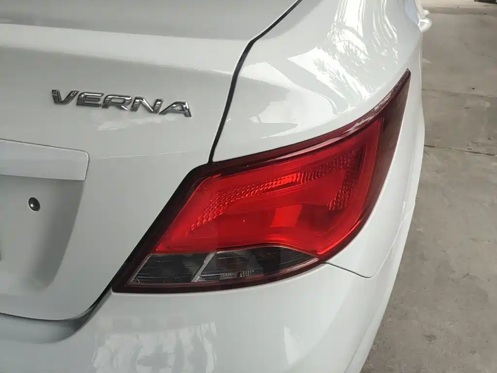 Hyundai Verna — миниатюра 8