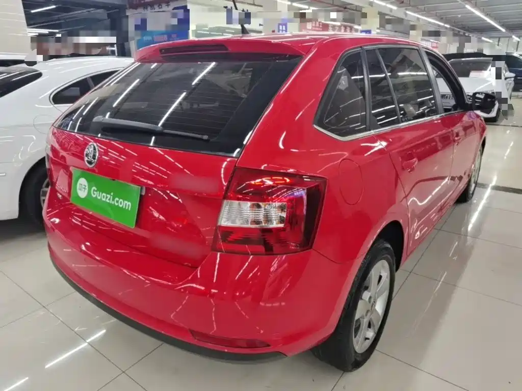 Skoda Rapid Spaceback — миниатюра 7