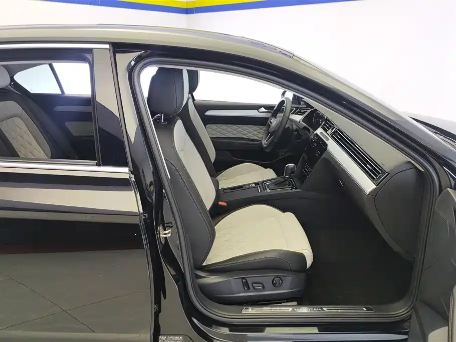Volkswagen Magotan 2023 200 330TSI DSG Lead