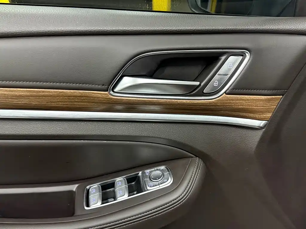 Roewe RX8 — миниатюра 17