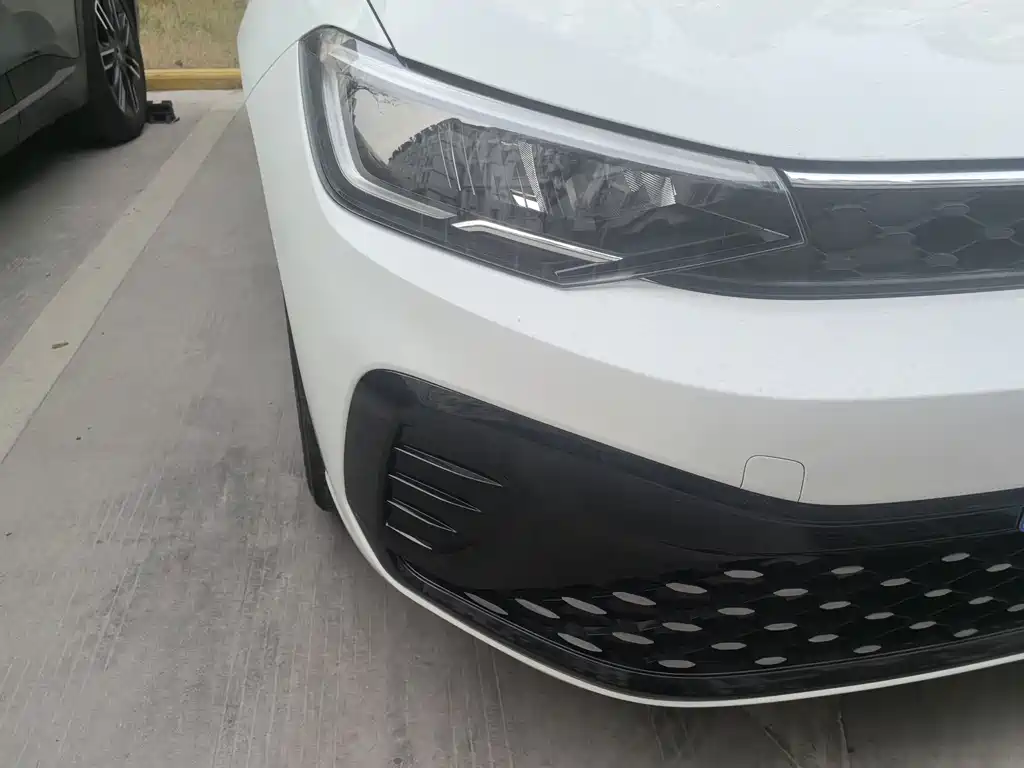 Volkswagen Lavida — миниатюра 10