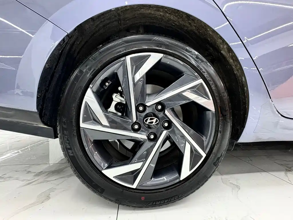 Hyundai Elantra — миниатюра 20